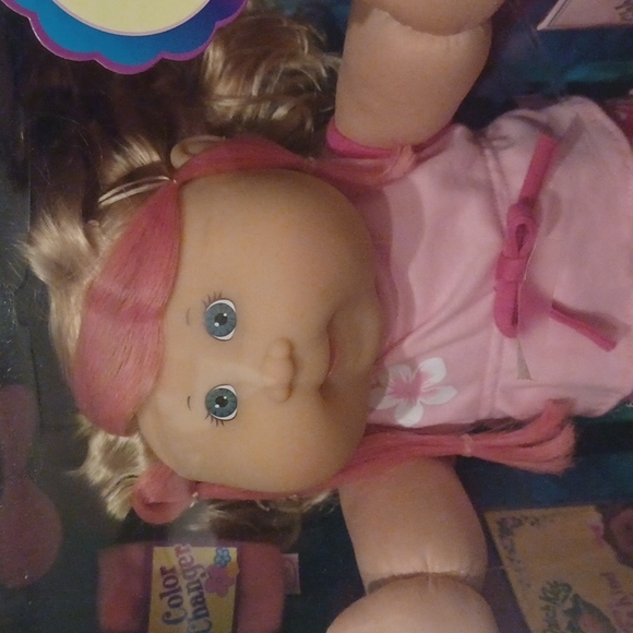 Cabbage Patch Doll New In Box Magic Touch Color Silk  Doll.. - Picture 4 of 9